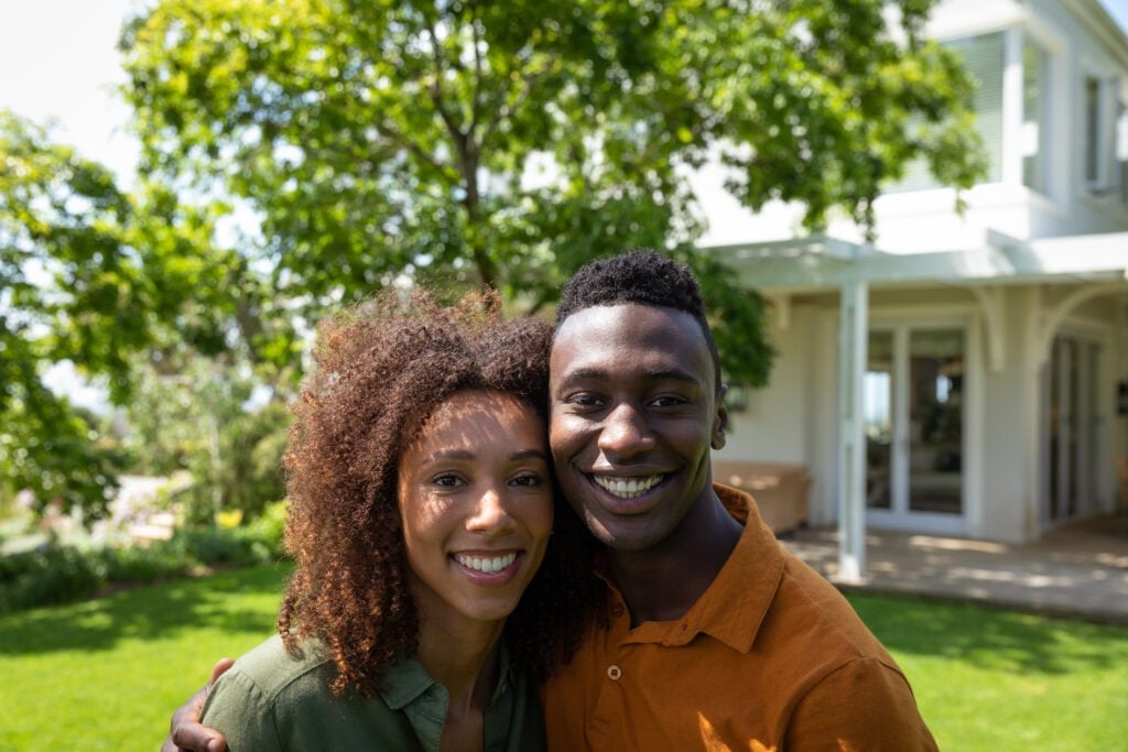 Best Neighborhoods in Orillia - Happy Homeowners in Orilla